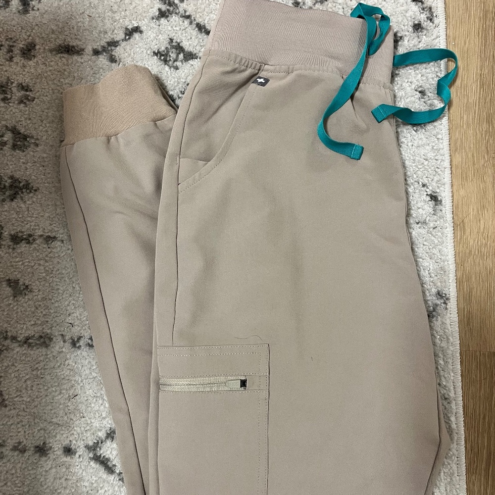 FIGS SCRUB PANTS